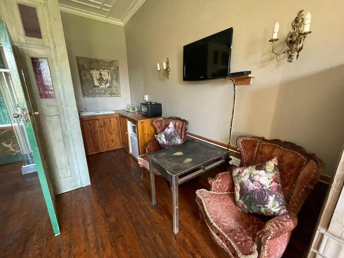 The Green Acorn Guest House Ficksburg Bagian luar foto