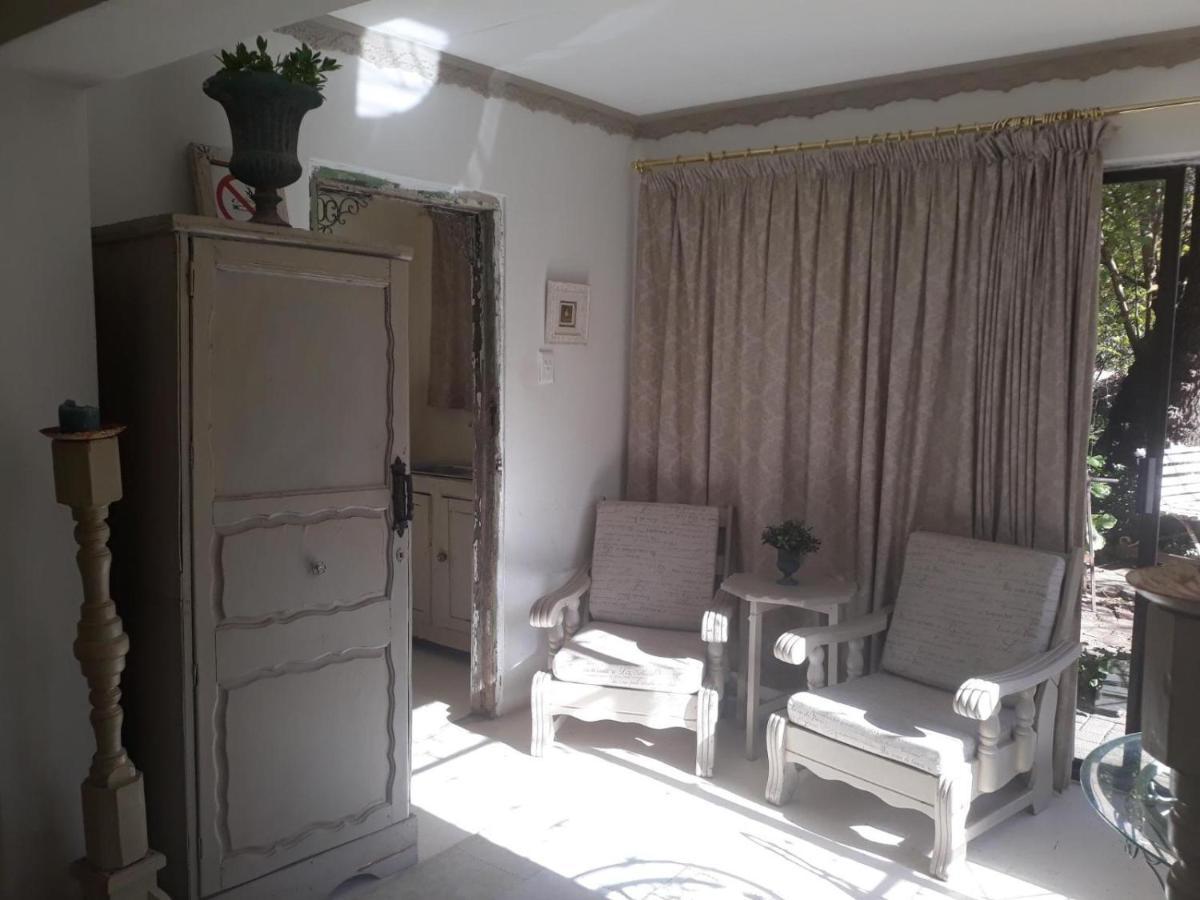 The Green Acorn Guest House Ficksburg Bagian luar foto